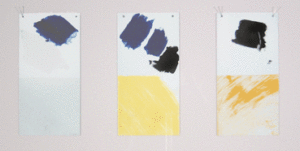 Paysage avec un nuage rouge, 1998 Hommage à Mondrian, Sérigraphie originale sur trois plats de tôle, format d'un plat : 10/20 cm. 2 trous percés en haut pour accrochage, 1 exemplaire bibliothèque Nationale.